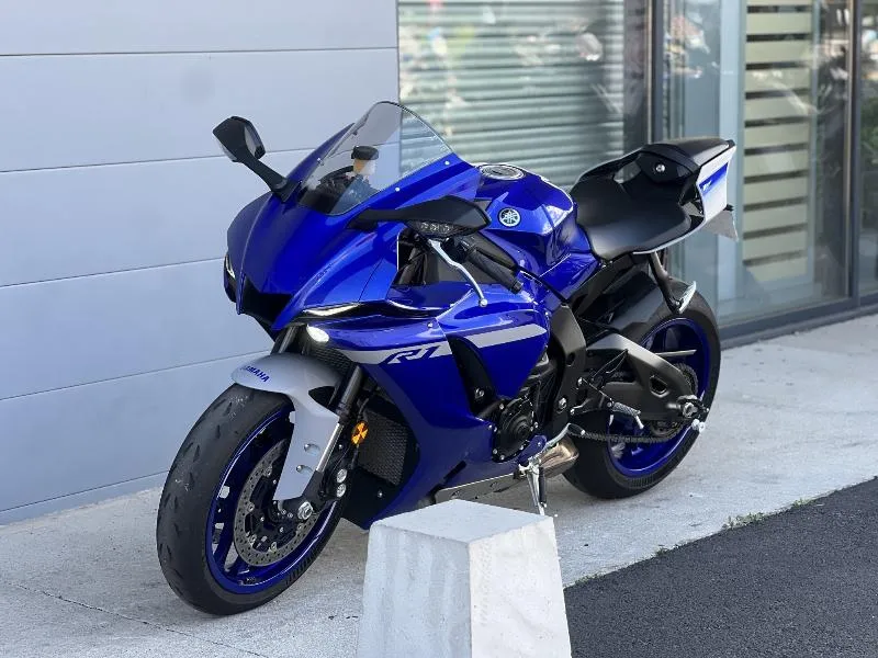 YZF 1000 R1