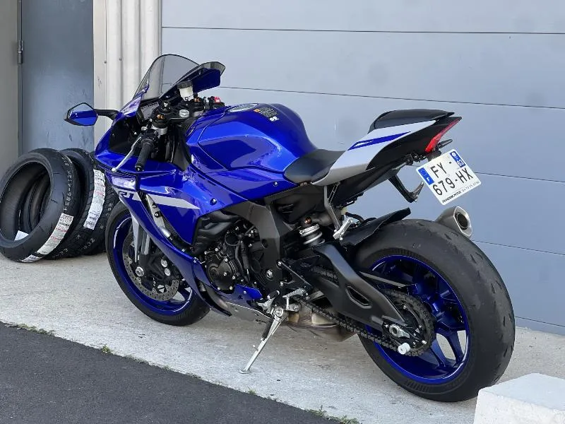 YZF 1000 R1