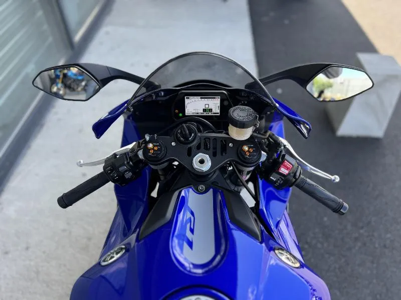 YZF 1000 R1