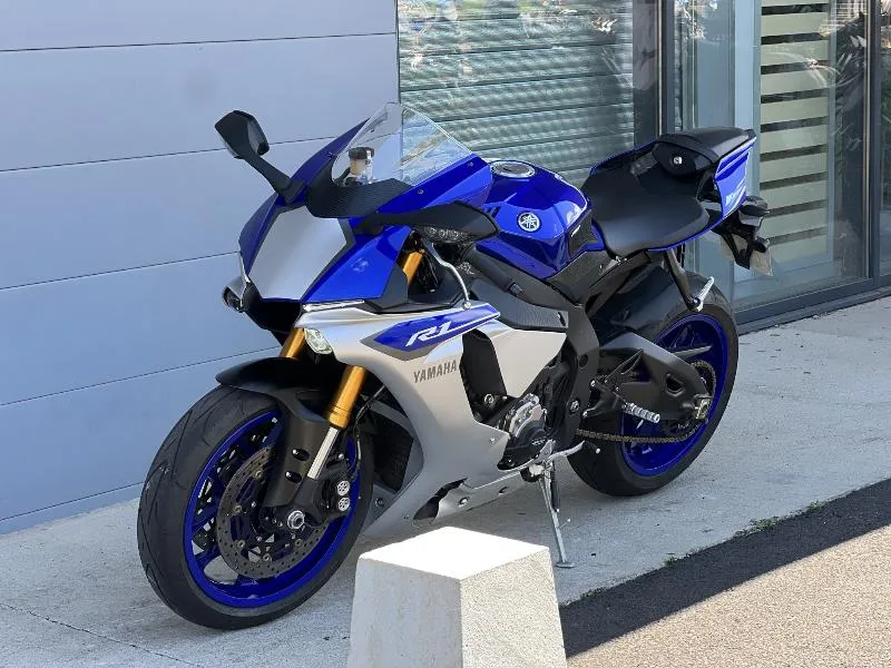 YZF 1000 R1