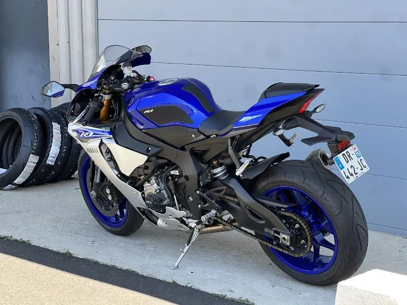 YZF 1000 R1