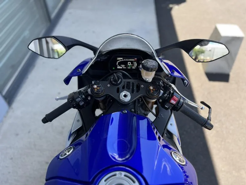 YZF 1000 R1