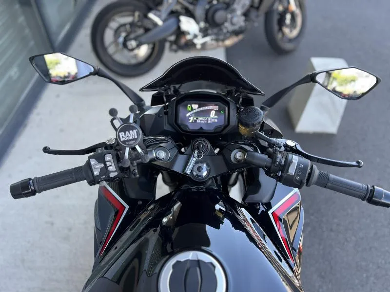 NINJA 1000 SX
