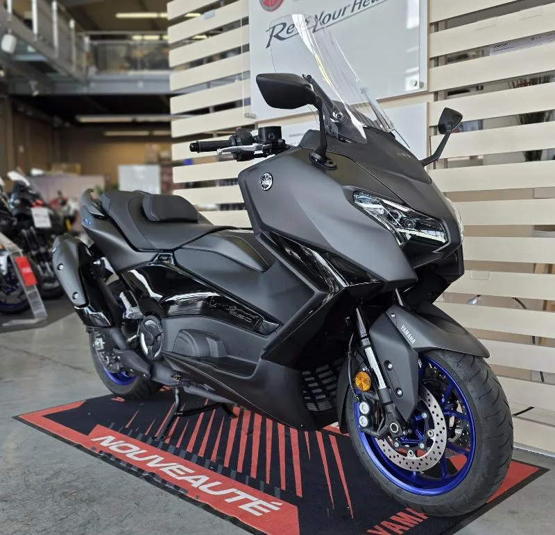 XP TMAX 560