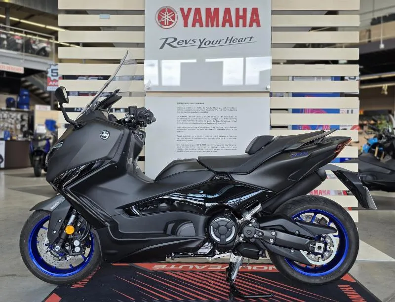 XP TMAX 560