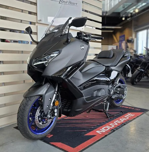XP TMAX 560