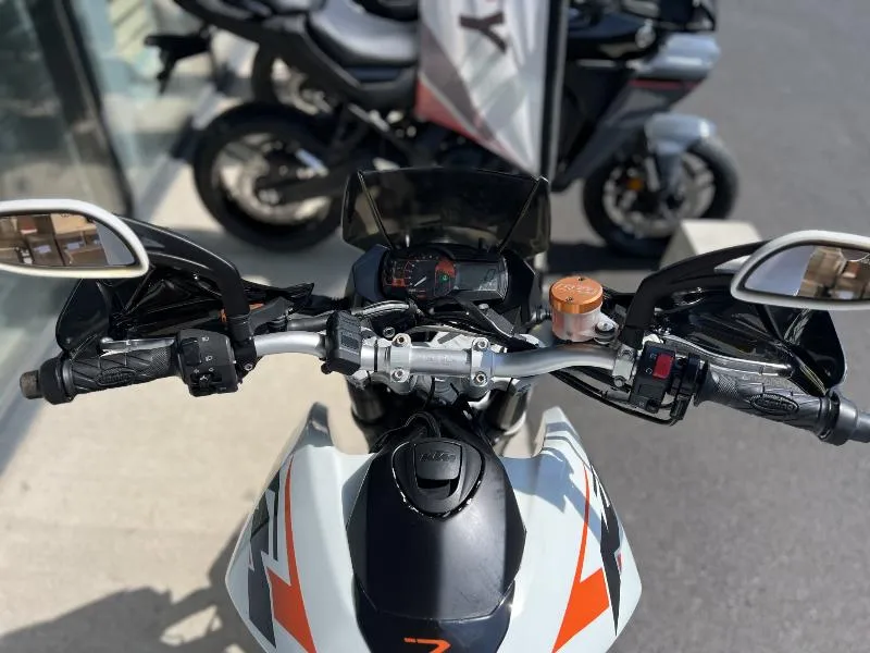 990 SM