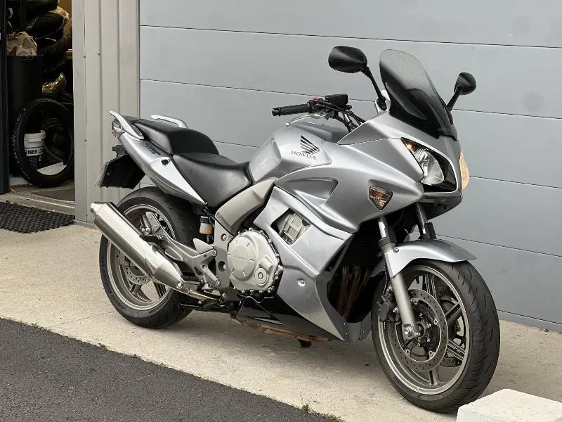 CBF 1000 F