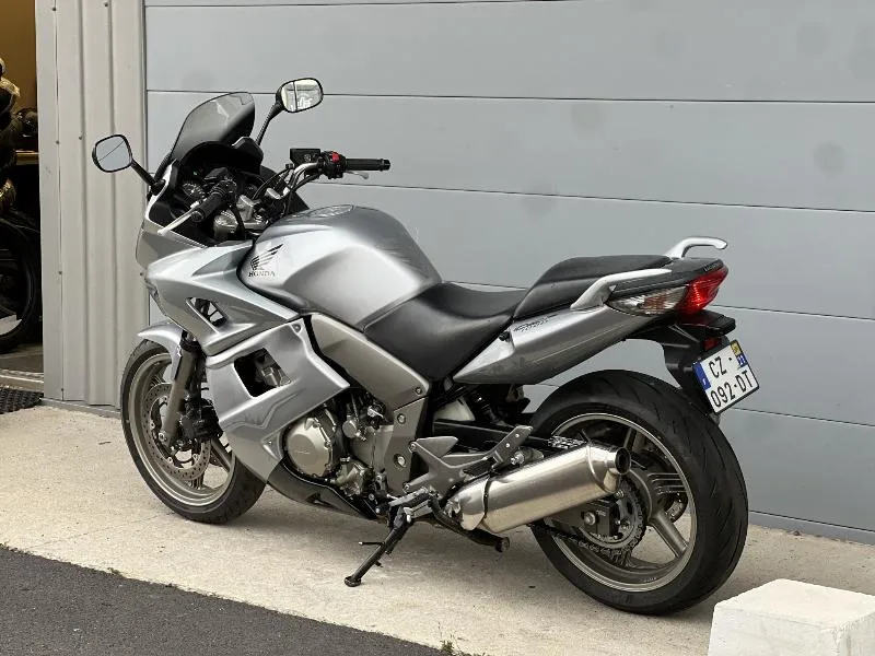 CBF 1000 F