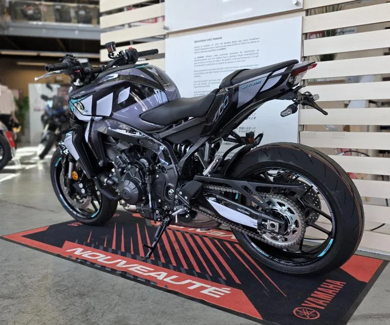 MT09