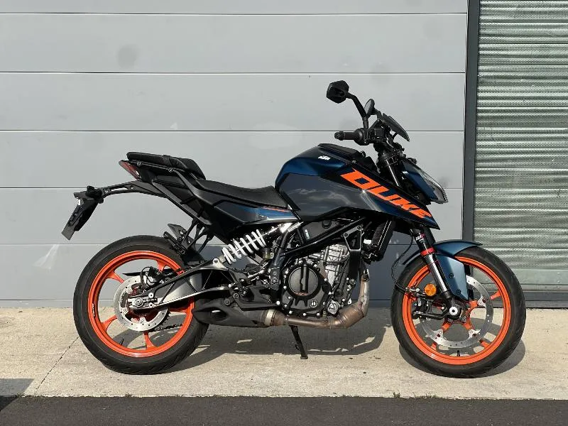 125 DUKE ABS