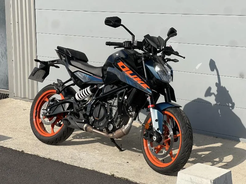 125 DUKE ABS