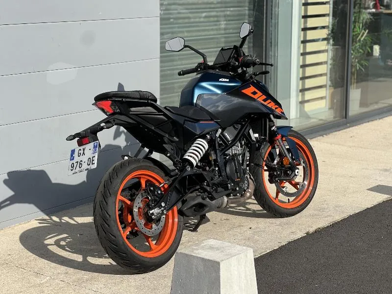 125 DUKE ABS