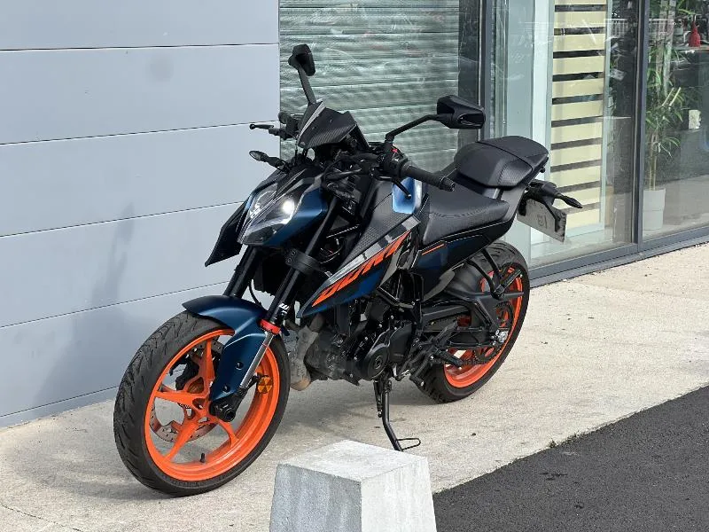 125 DUKE ABS