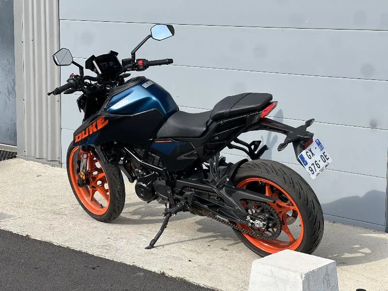 125 DUKE ABS