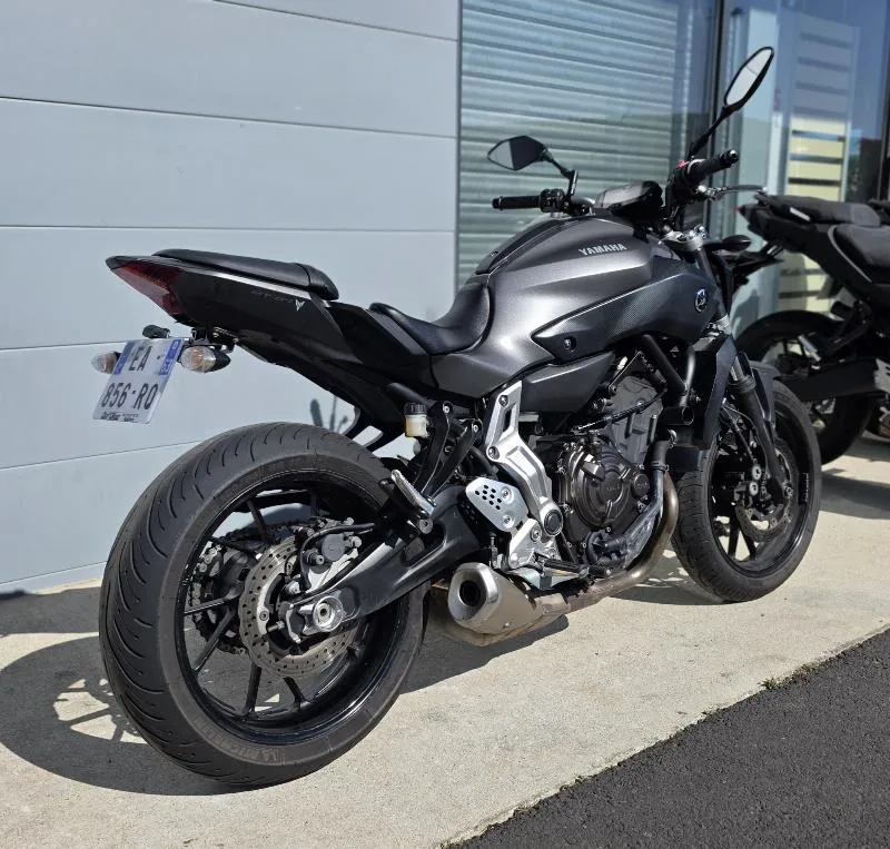 MT07