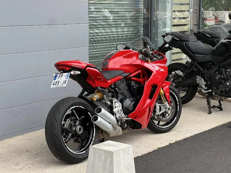 SUPERSPORT 939S