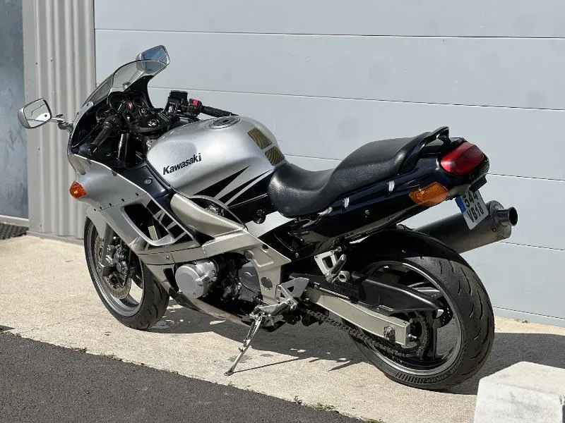 ZZR 600