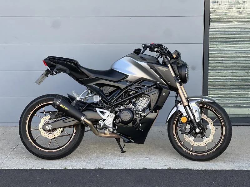 CB 125  R