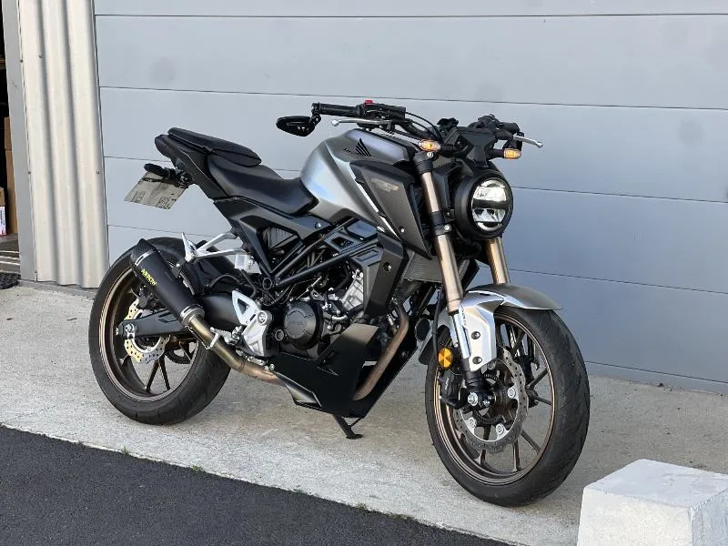 CB 125  R