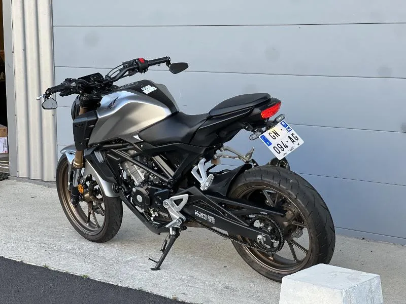 CB 125  R