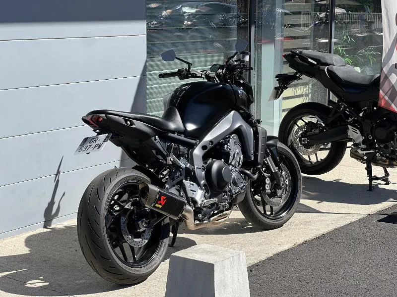 MT09