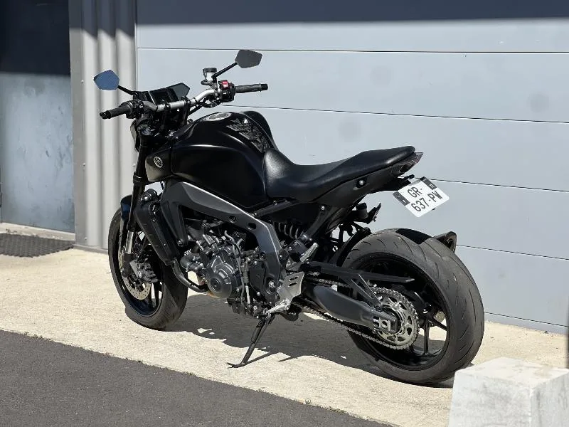 MT09