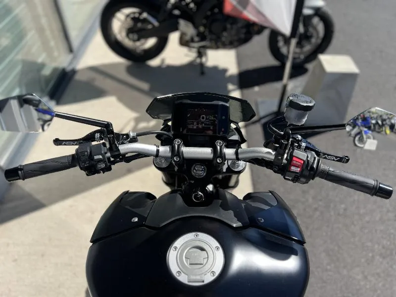 MT09