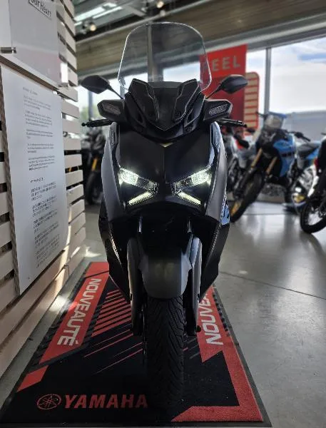 XMAX 300 Tech Max
