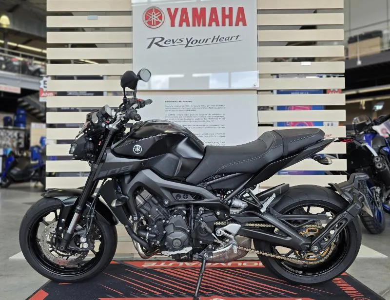 MT09