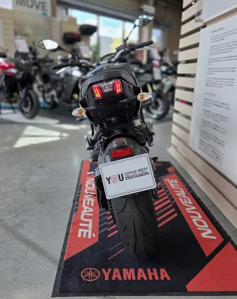 MT09