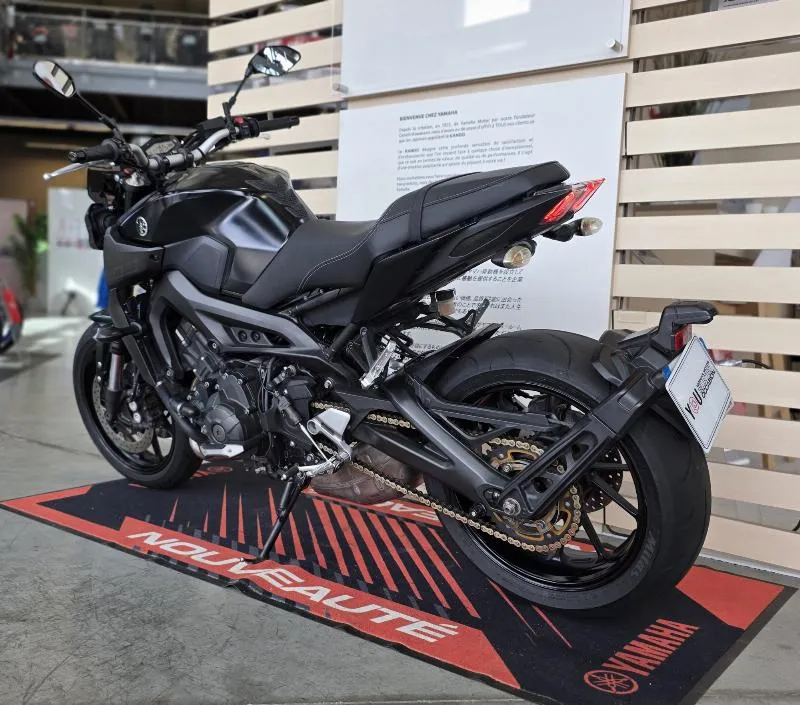 MT09