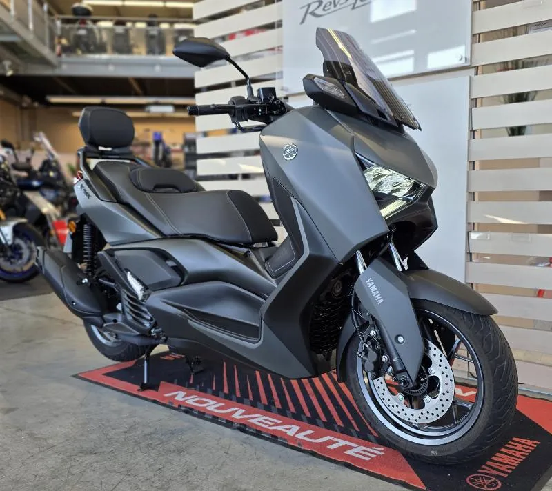 XMAX 125