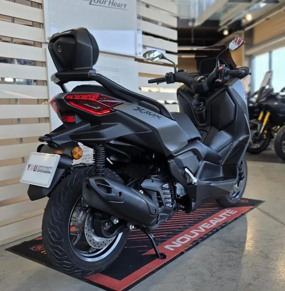 XMAX 125