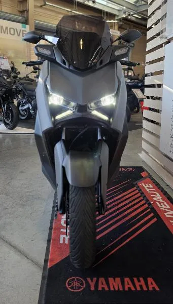 XMAX 125