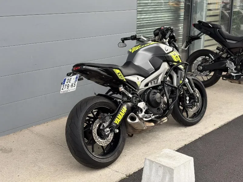MT09