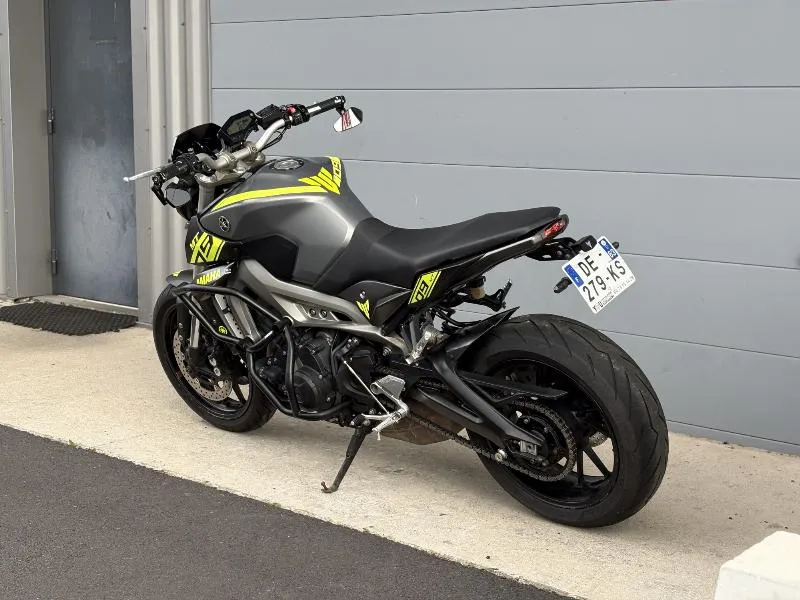 MT09
