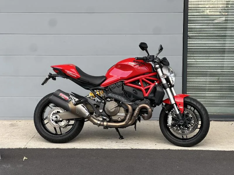 MONSTER 821 2014