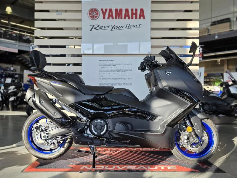 XP TMAX 560