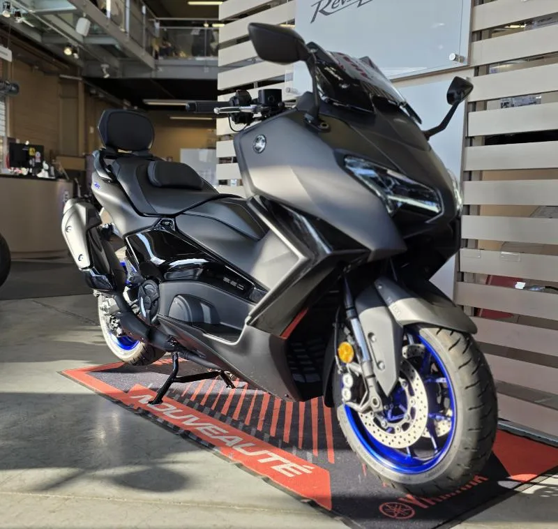 XP TMAX 560