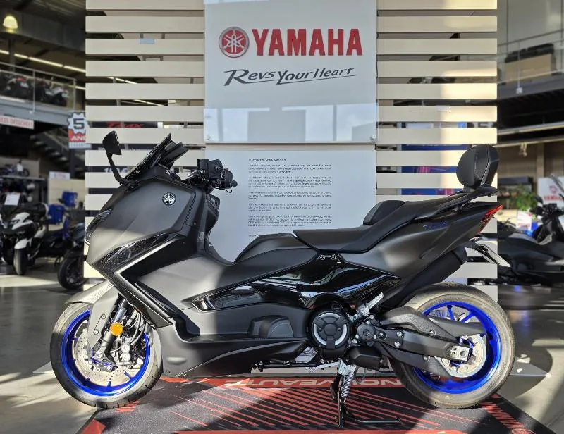 XP TMAX 560