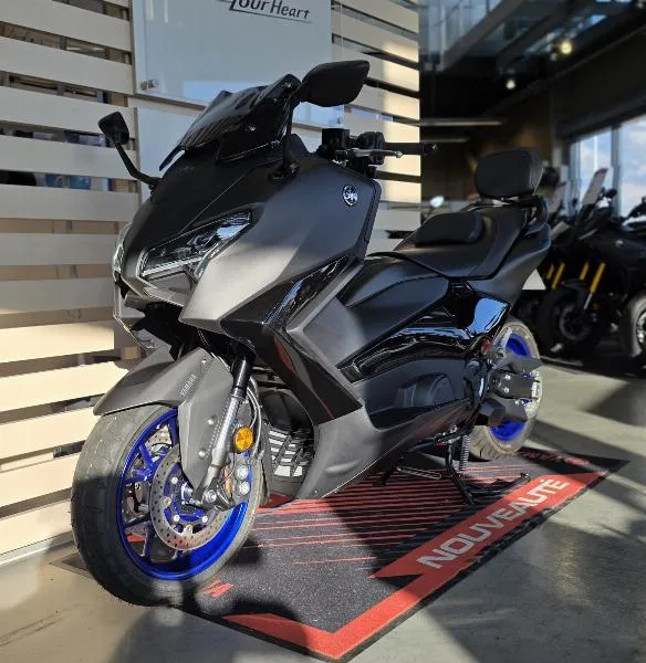 XP TMAX 560
