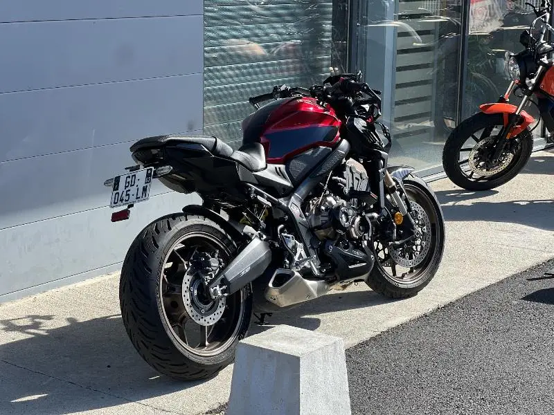 CB 650 R
