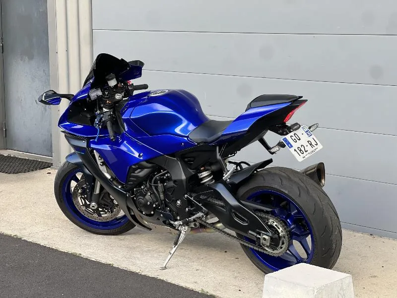 YZF 1000 R1