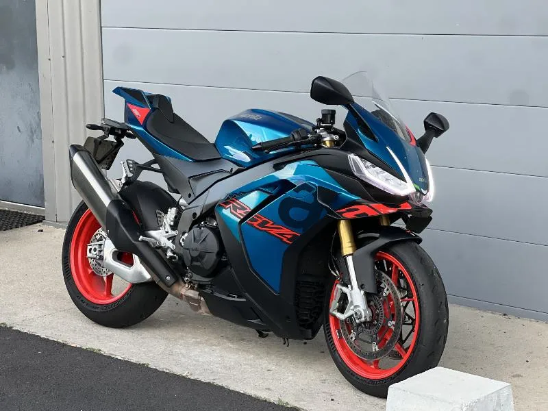 RSV4 1100