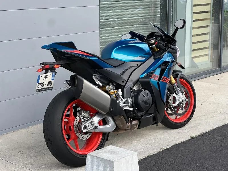 RSV4 1100