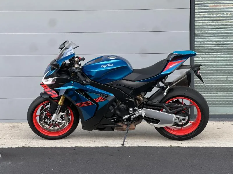 RSV4 1100