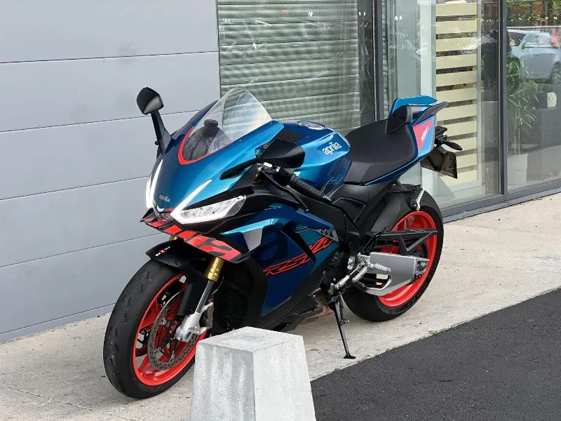 RSV4 1100
