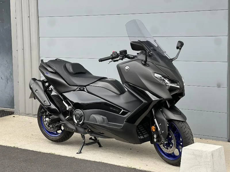 XP TMAX 560