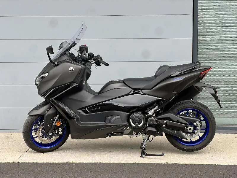 XP TMAX 560